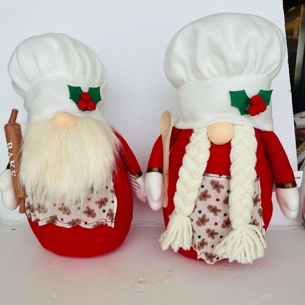 SET OF 2 MR & MRS CHRISTMAS‎ GNOME BAKERS